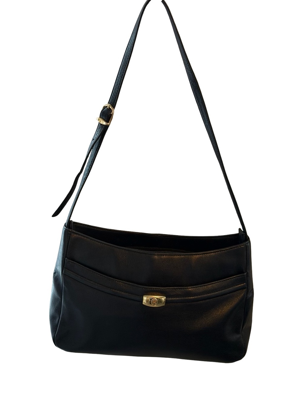 Aigner Vintage Leather Shoulder Bag In Black